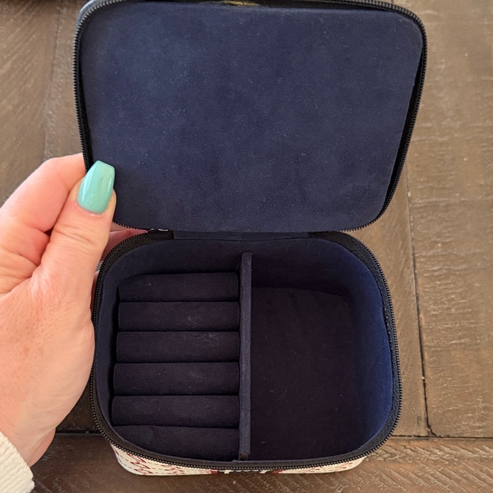 Brighton Be your kind of Beautiful Travel Jewelry Case - Picture 5 of 9